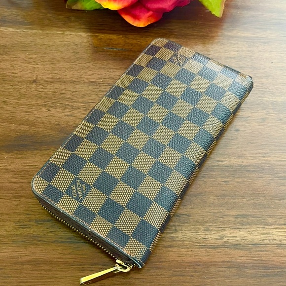 Authentic Louis Vuitton Damier Ebene Organizer Wallet - EUC - Picture 11 of 11